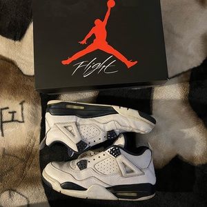 Air Jordan 4 Columbia